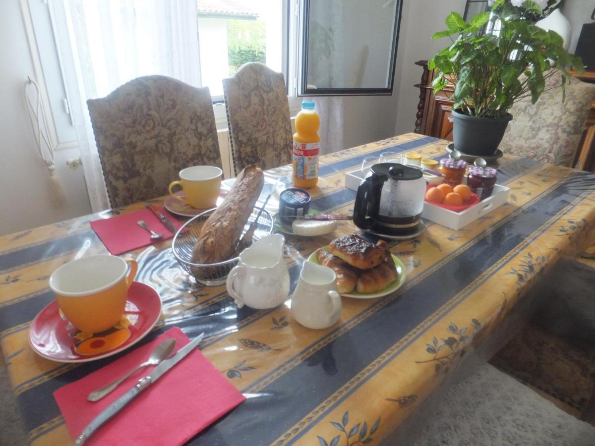 Accueil Lafaye21 Bed and Breakfast Orthez Esterno foto